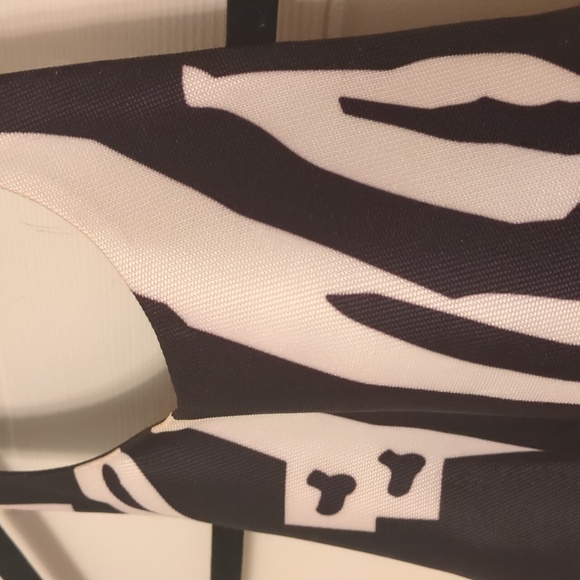 Unique halter top with tassel hem - Picture 4 of 8